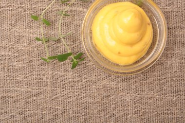 Kase mayonez sos kumaş kekik ile