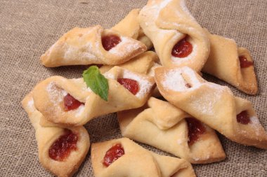 Dolu reçel krem peynirli kurabiye