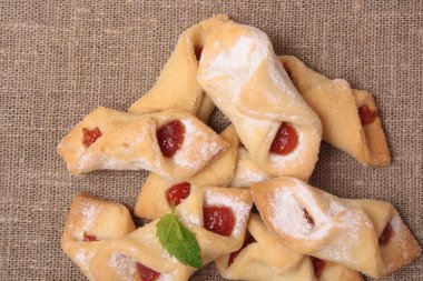 Dolu reçel krem peynirli kurabiye