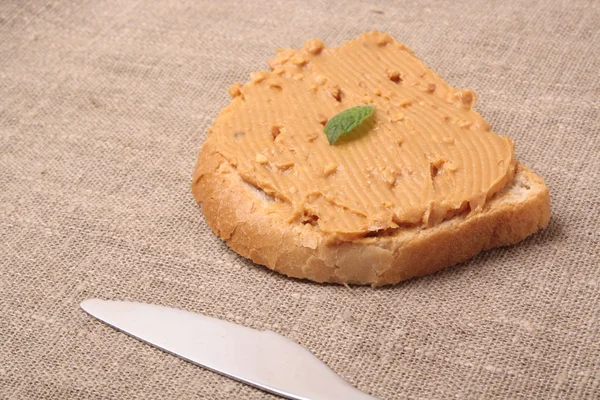 ピーナッツバターサンドイッチやトースト — ストック写真