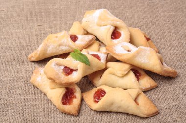 Dolu reçel krem peynirli kurabiye