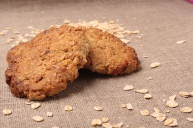 Yulaf ezmeli ev yapımı tatlı kurabiye.