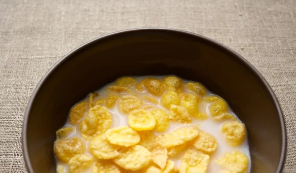 Cornflakes med mjölk — Stockfoto