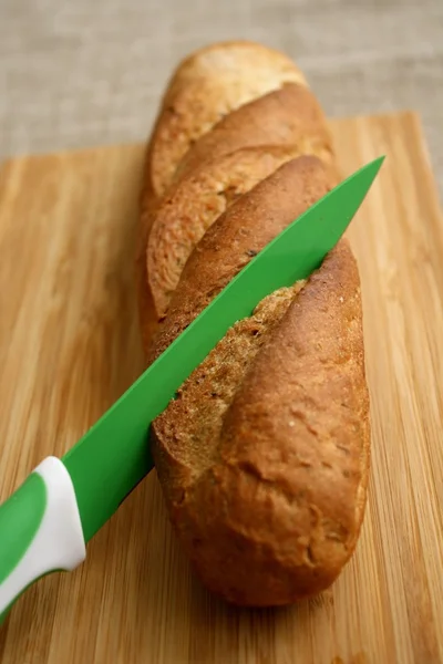 Baghetă și un cuțit — Fotografie, imagine de stoc