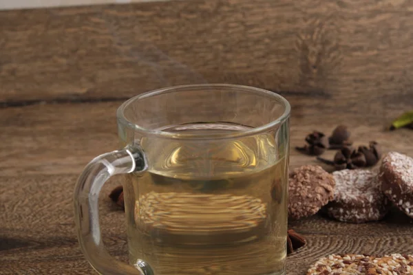 Tea and biscuits on the table — Stock Photo, Image