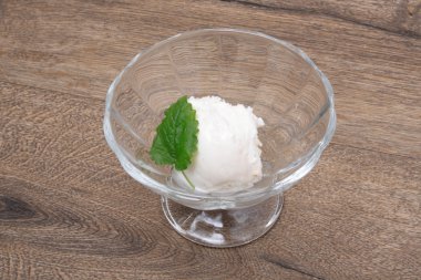 Beyaz dondurma kaşık toz