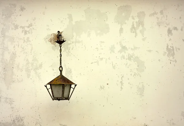 Lantern on the wall — Stock Photo, Image