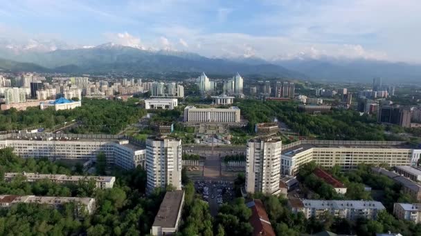 Almaty - Vista aérea en la Plaza de la República — Vídeos de Stock