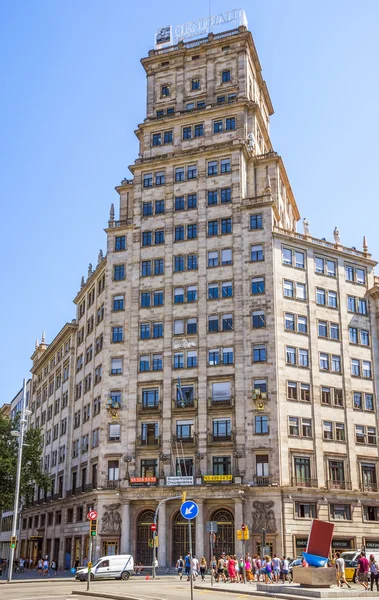 Архитектура улицы Passeig de Gracia в Барселоне — стоковое фото