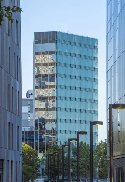 Moderne gebäude in barcelona — Stockfoto