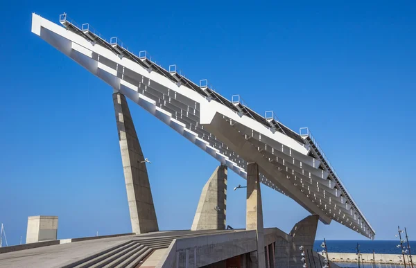 Solarkraftwerk auf dem Forumsgelände in Barcelona — Stockfoto