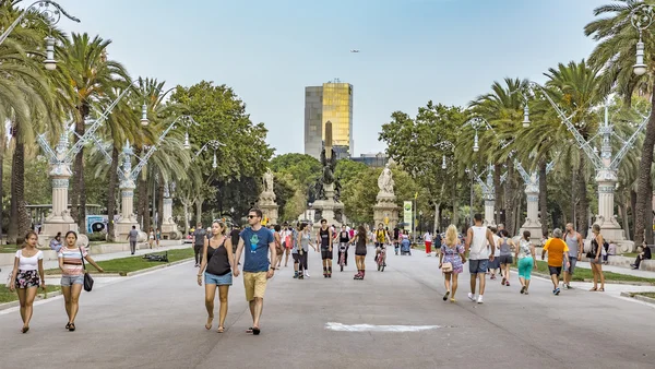 Barcelona'da Passeig de Lluis şirketlerinin sokak — Stok fotoğraf