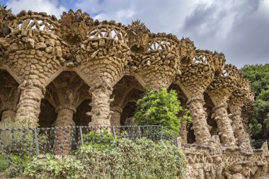 Sütunlu park Guell Barselona