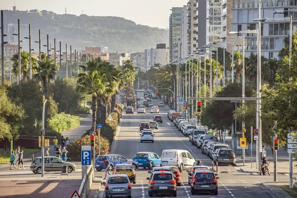 Autoverkehr auf der Barcelona Street — Stockfoto