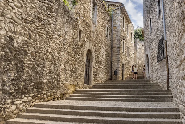 Starożytne średniowiecznej ulicy w mieście Girona — Zdjęcie stockowe