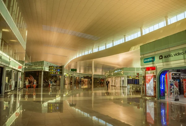 终端的 T1 的 El Prat-巴塞罗那机场 — 图库照片