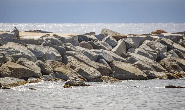 Rocas en el mar Mediterráneo — Foto de Stock