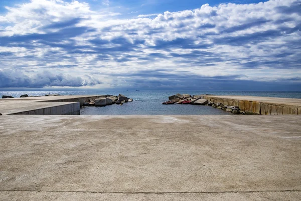 Muelle en la costa — Foto de Stock