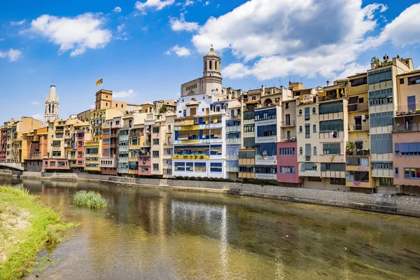 Girona - kleurrijke huizen — Stockfoto