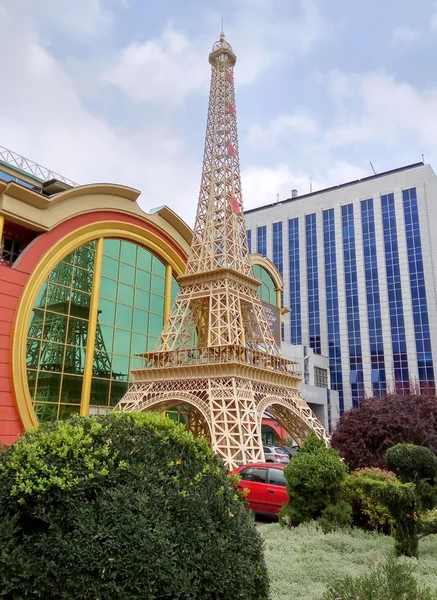 Almaty - copia della Torre Eiffel — Foto Stock