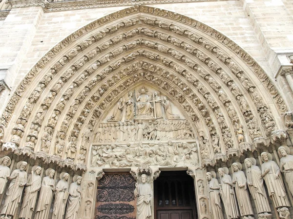Notre Dame sculpturen — Stockfoto