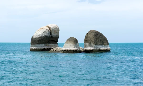 海の上の岩 — ストック写真