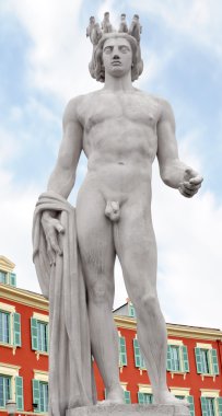 Apollo heykeli