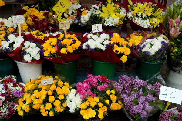 Niza - Flores en el mercado callejero — Foto de Stock