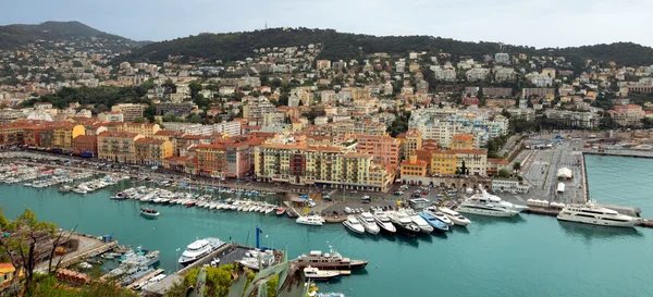 尼斯市-Port de Nice 的全景视图 — 图库照片