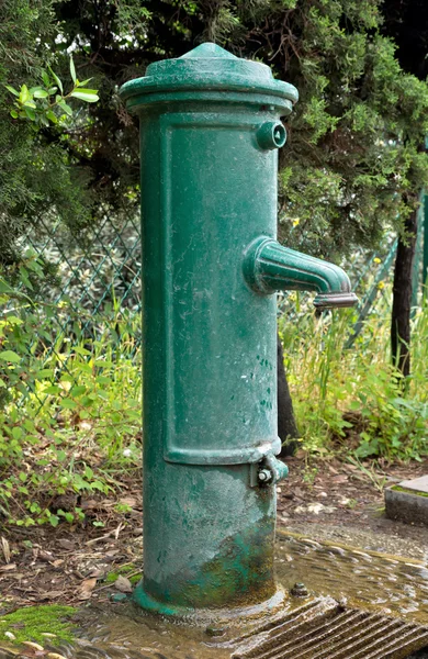 Retro vodní čerpadlo — Stock fotografie