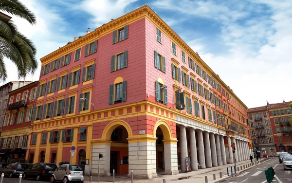 Nice - architectuur van de gebouwen op de Place Massena — Stockfoto