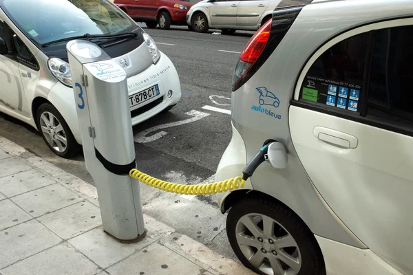 ニース - 電気自動車 — ストック写真