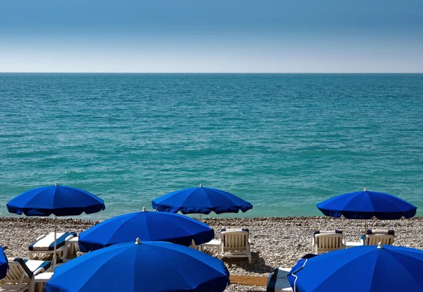 Niza - Playa con sombrillas — Foto de Stock