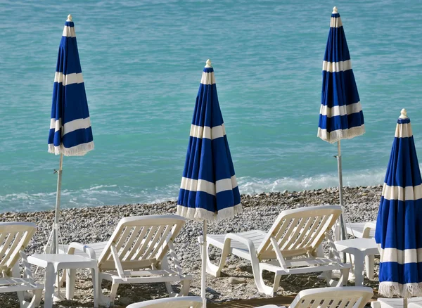 Miasta Nicea - plaży z parasolami — Zdjęcie stockowe