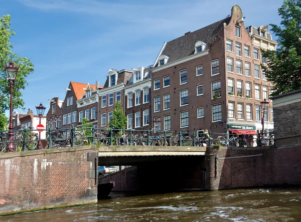 Amsterdam - Typical dutch architecture — Stock Photo, Image