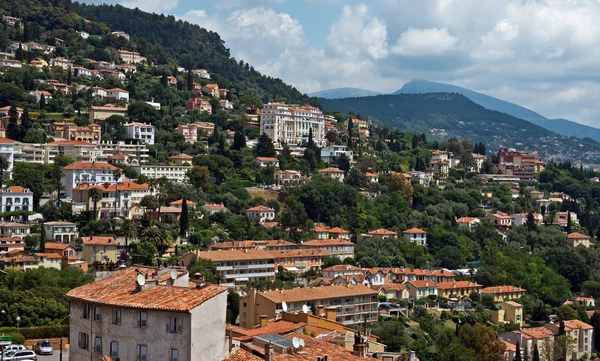 Grasse - panoramisch uitzicht van de stad van Grasse — Stockfoto