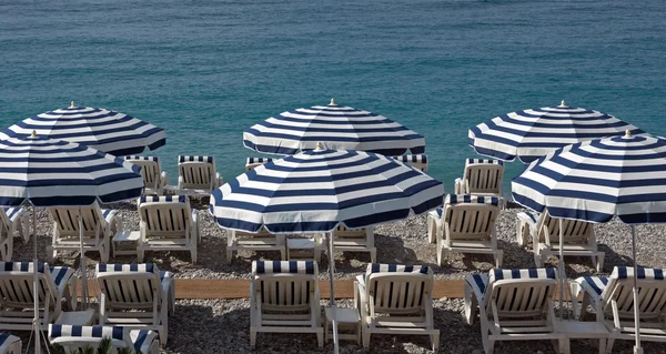 Ciudad de Niza - Playa con sombrillas — Foto de Stock