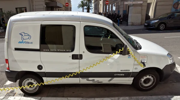 City of Nice - Electric drive car — Stock Photo, Image