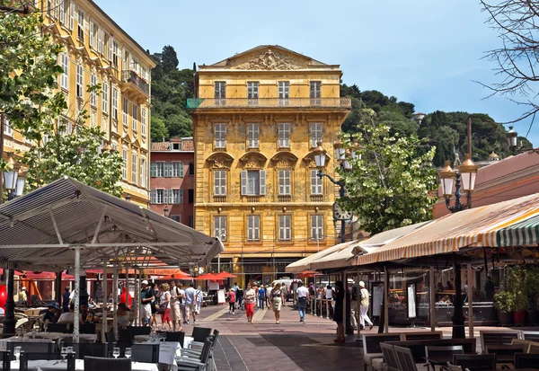 Stad van Nice - oude gebouw aan de Cours Saleya — Stockfoto