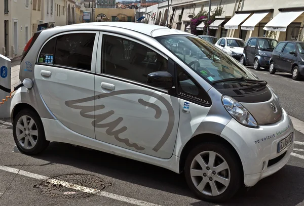 Miasta Nicea - napęd elektryczny samochód — Zdjęcie stockowe