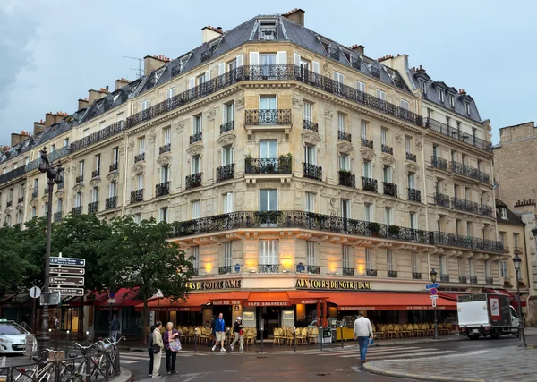 Париж - Французская архитектура — стоковое фото