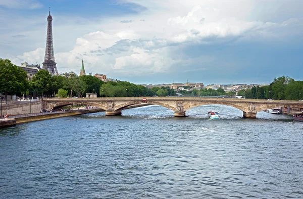 París Torre Eiffel y río Sena —  Fotos de Stock