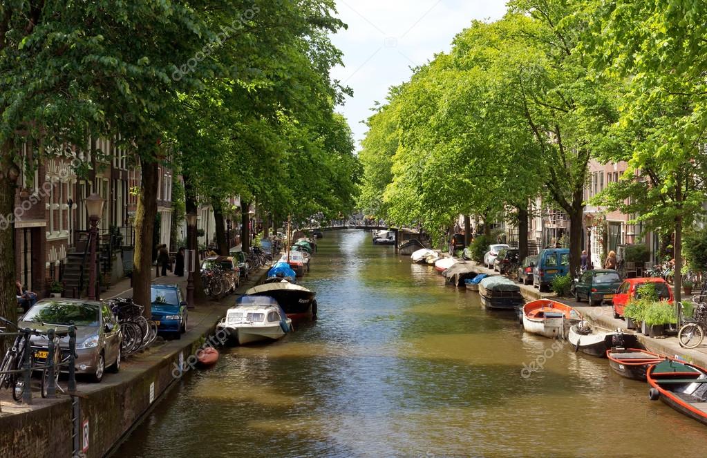 Amsterdam - Canals and typical dutch houses – Stock Editorial Photo ...