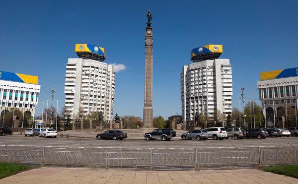 Алматы - Памятник Независимости Республики Казахстан
