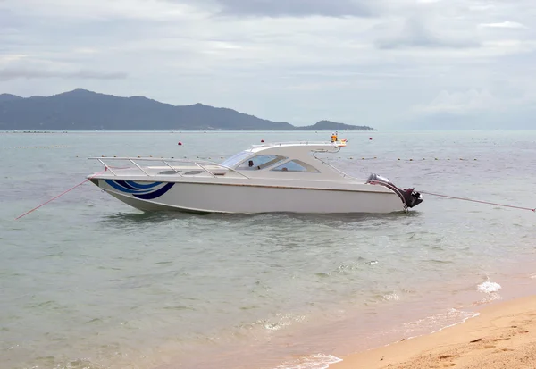 Bateau à moteur — Photo