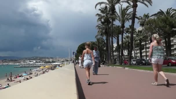 Cannes - croisette Bulvarı — Stok video