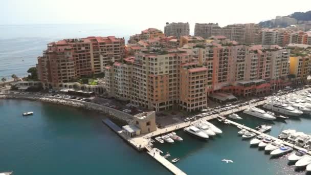 Monaco-uitzicht op de haven van Fontvielle — Stockvideo