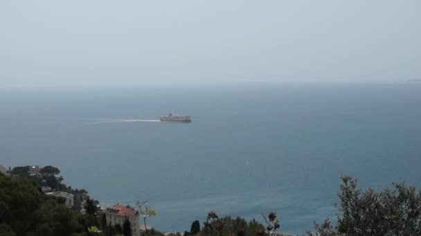 Timelapse - bateau de croisière se déplaçant au port . — Video
