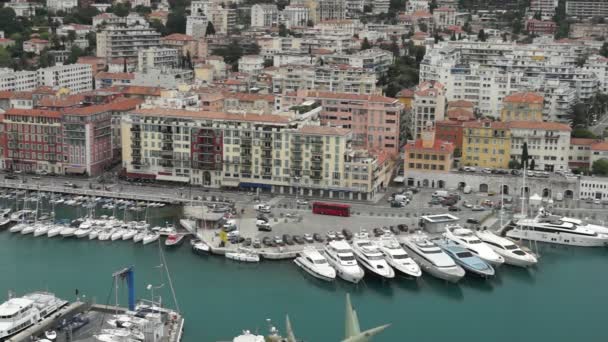 Widok z lotu ptaka timelapse na port w miejscowości Villefranche sur mer w Nicea, Francja. — Wideo stockowe