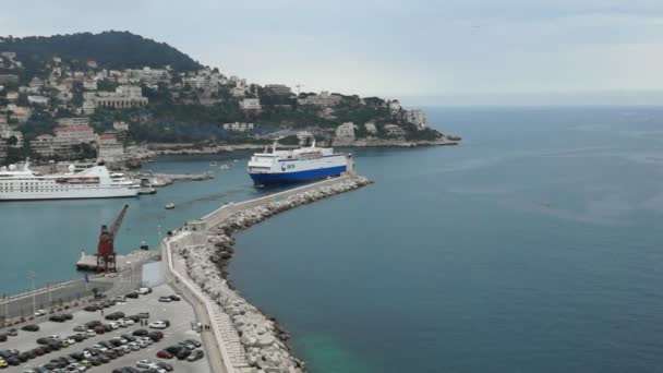 Nice - pasażerski statek odpływa z portu — Wideo stockowe